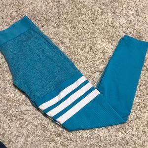 Bombshell leggings {SOLD}